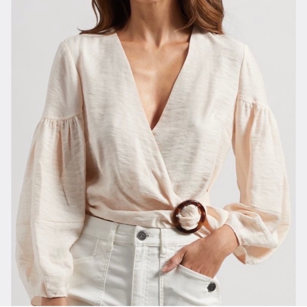 Joie
Sophinana Wrap Blouse in Pearl